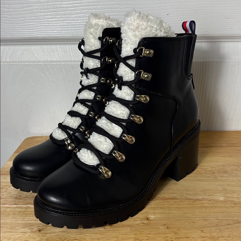 Tommy Hilfiger Black Lace-Up Chunky Block Heel Boot Sherpa Trim size 8 Combat